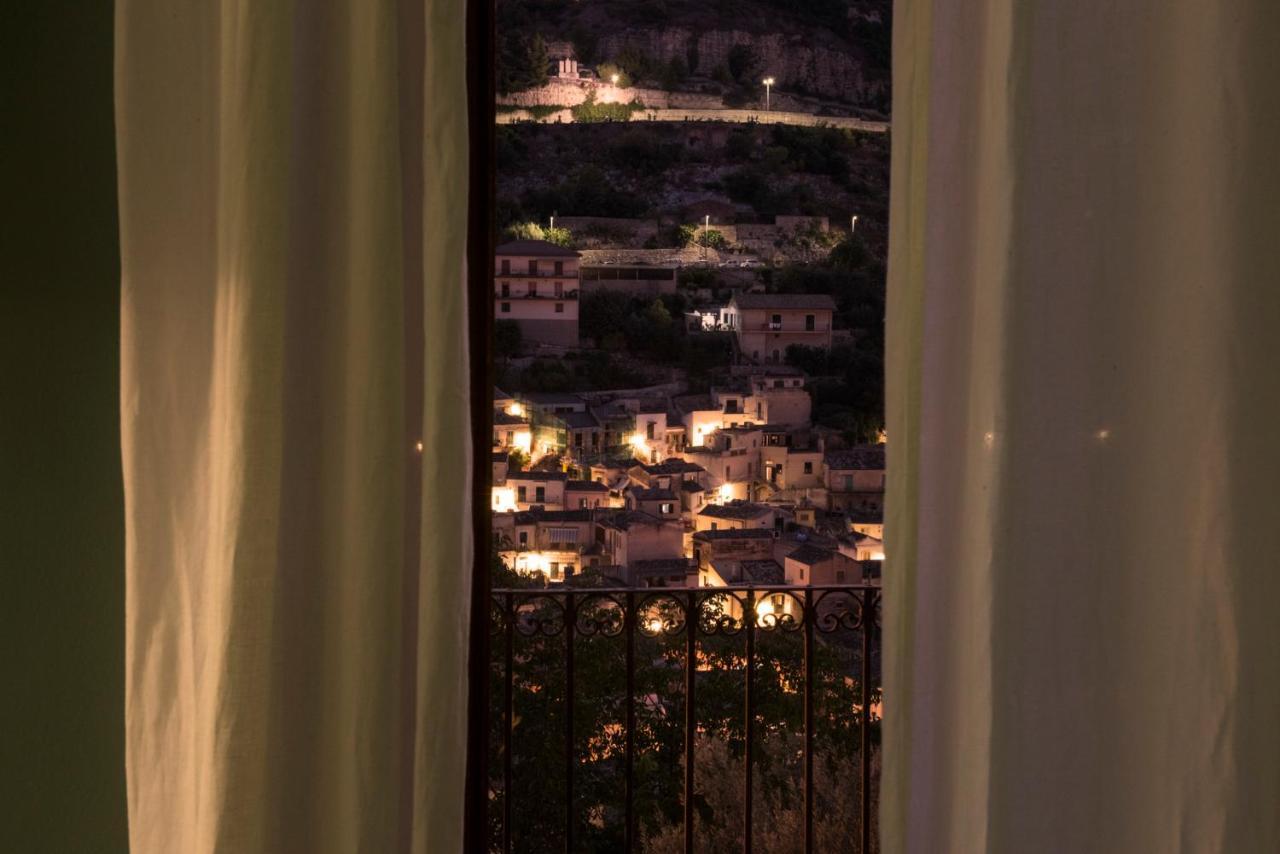 Le Stanze Del Cioccolato Bed & Breakfast Modica Ngoại thất bức ảnh